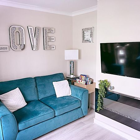 Entire 3-Bedroom Home In Oldham - Guest House מראה חיצוני תמונה