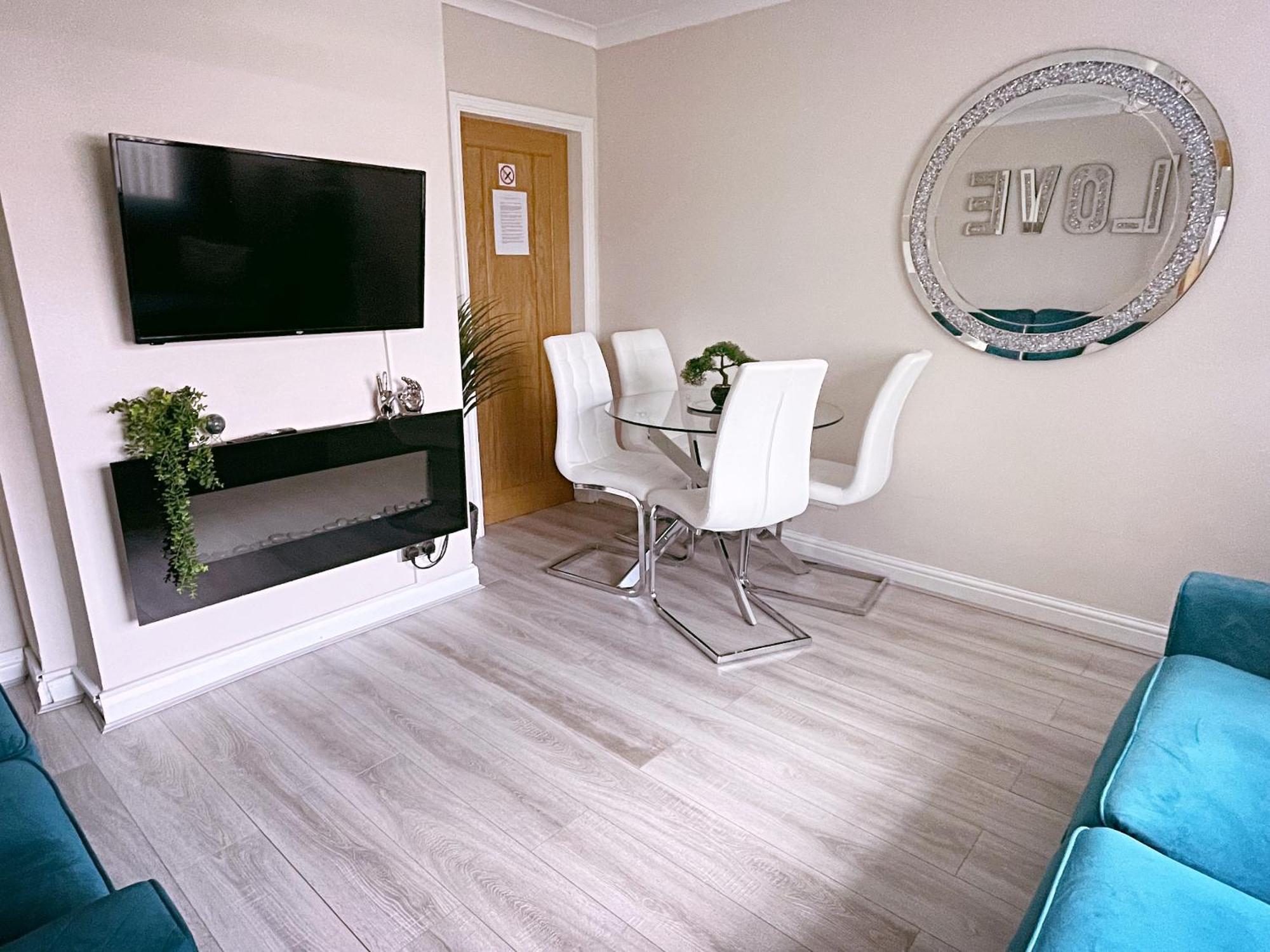 Entire 3-Bedroom Home In Oldham - Guest House מראה חיצוני תמונה